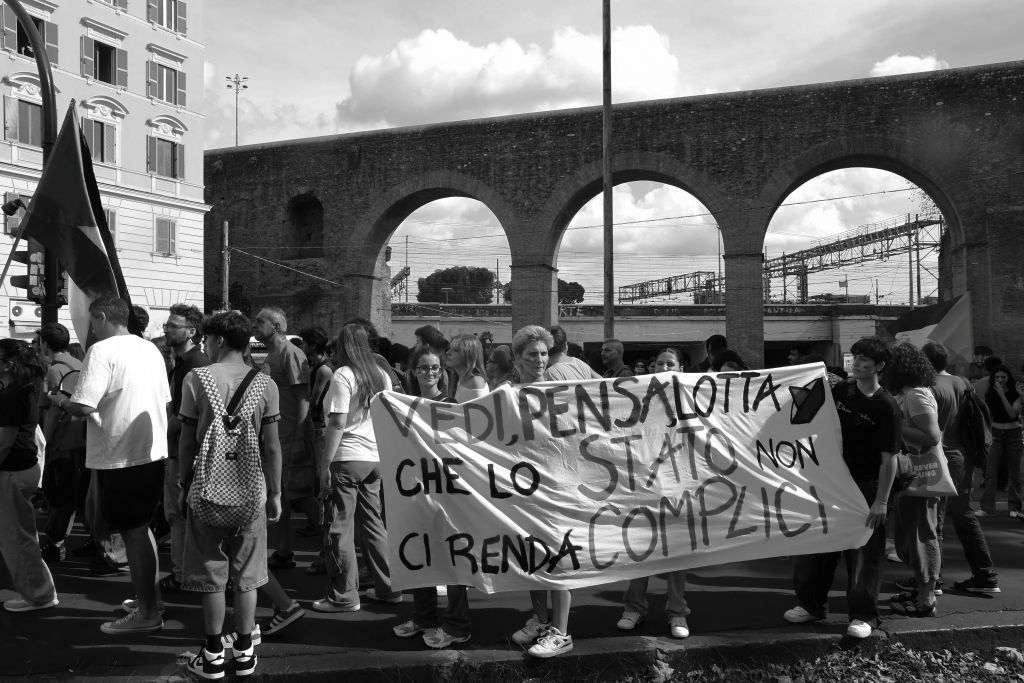 Reportage, manifestazioni e cortei a Roma — Monica Toscani